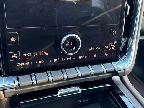 Certified 2025 GMC Yukon Denali Ultimate w/ LPO, Floor Liner Package image 19