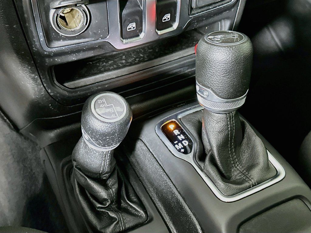 Used 2020 Jeep Wrangler Sport AWD/4WD image 17