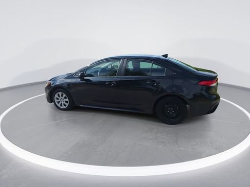 Used 2022 Toyota Corolla LE FWD image 6