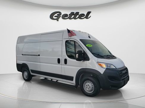 Used 2025 RAM ProMaster 2500 FWD image 3