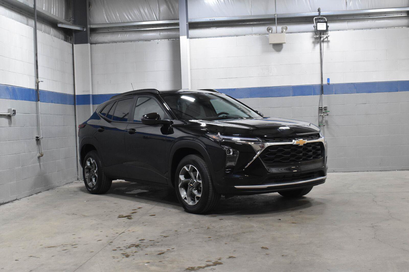 Used 2024 Chevrolet Trax LT w/ Driver Confidence Package FWD image 28