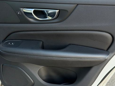 Used 2021 Volvo S60 T8 Inscription w/ Climate Package image 27