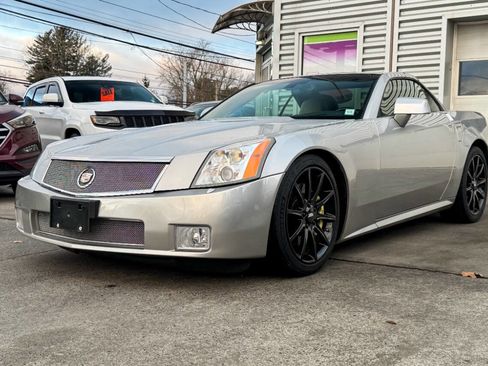 Used 2006 Cadillac XLR V image 7