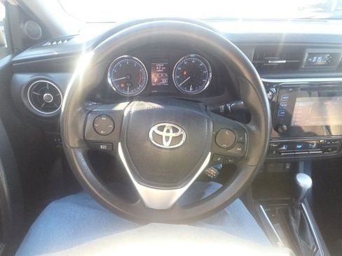 Used 2018 Toyota Corolla LE image 26