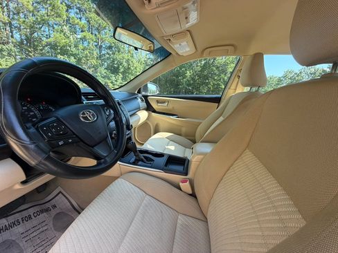 Used 2015 Toyota Camry LE FWD image 13