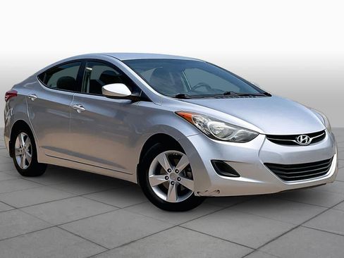 Used 2013 Hyundai Elantra GLS FWD image 4