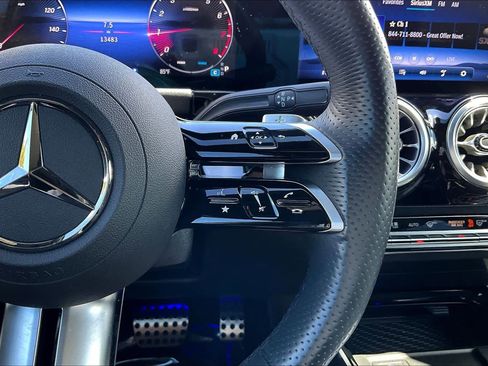 Used 2025 Mercedes-Benz GLA 250 image 19