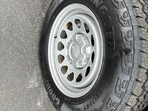 Used 2022 GMC Sierra 1500 Pro w/ Sierra Value Package image 12