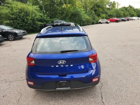 Used 2023 Hyundai Venue SEL w/ Cargo Package FWD image 11