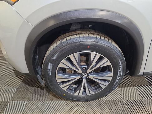 Used 2023 Nissan Rogue SV FWD image 18