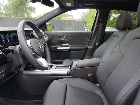 Used 2025 Mercedes-Benz GLA 250 image 9