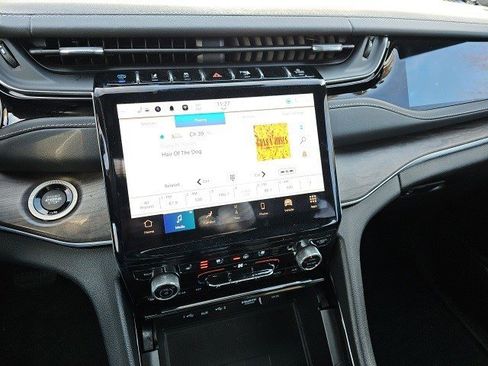 Used 2023 Jeep Grand Cherokee Overland w/ Advanced Protech Group III image 23