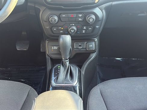Used 2022 Jeep Renegade Altitude AWD/4WD image 15