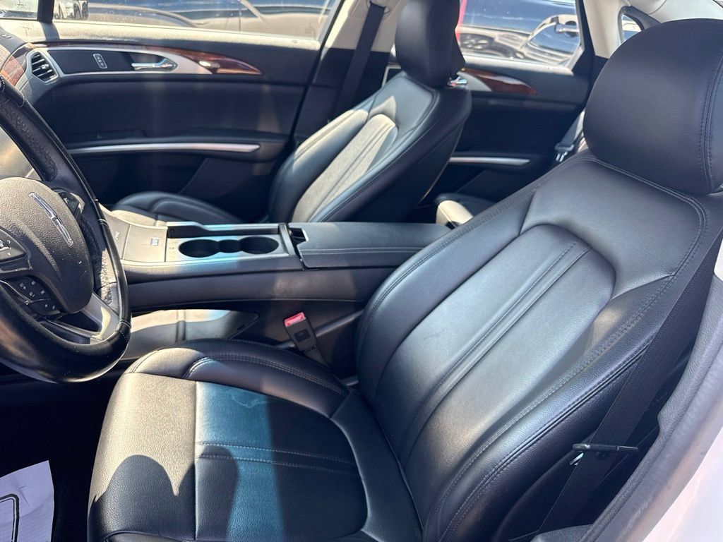 Used 2016 Lincoln MKZ FWD image 21