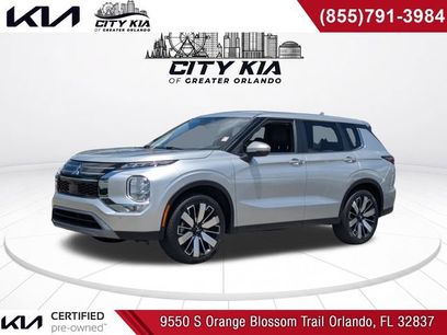 Used 2025 Mitsubishi Outlander SE