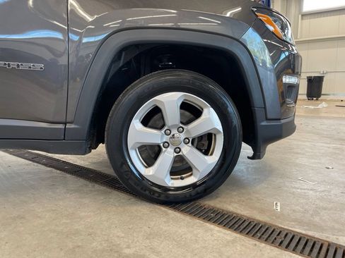 Used 2018 Jeep Compass Latitude w/ Popular Equipment Group AWD/4WD image 29