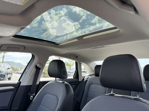 Used 2025 Volkswagen Jetta SE w/ Sunroof Package FWD image 31