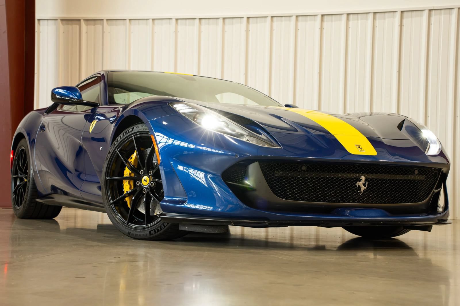 Used 2019 Ferrari 812 Superfast RWD image 3