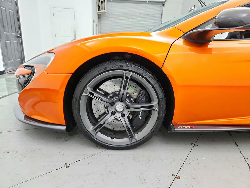 Used 2015 McLaren 650S Spider RWD image 26