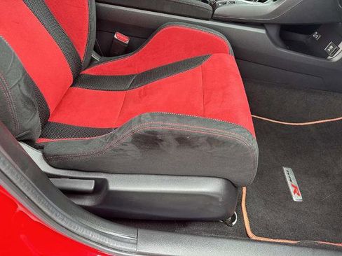 Used 2018 Honda Civic Type R image 12