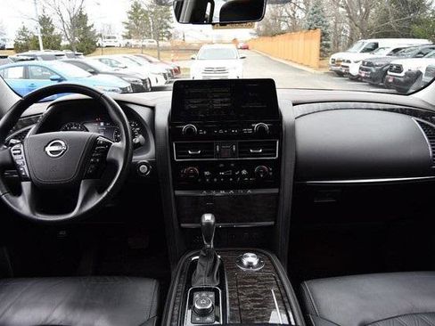 Used 2021 Nissan Armada Platinum image 8