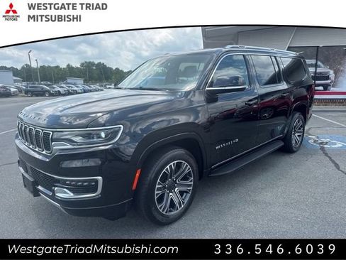 Used 2024 Jeep Wagoneer L Series II AWD/4WD image 3