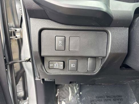Used 2023 Toyota Tacoma SR AWD/4WD image 17