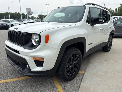 Used 2023 Jeep Renegade Altitude AWD/4WD image 14