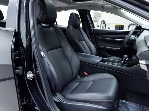 Used 2024 MAZDA MAZDA3 s image 26