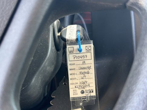 Used 2019 Chevrolet Express 2500 w/ Driver Convenience Package image 18