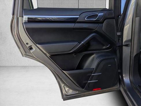 Used 2017 Porsche Cayenne Turbo image 16