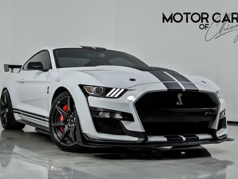 Used 2022 Ford Mustang Shelby GT500 w/ Carbon Fiber Track Pack RWD image 1