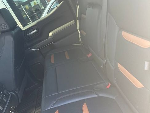 Used 2019 GMC Sierra 1500 AT4 w/ Off Road Performance Package AWD/4WD image 9