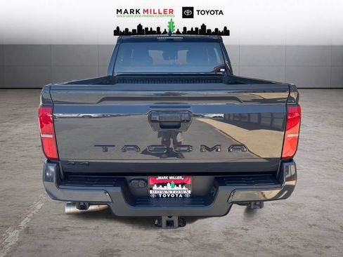 Used 2025 Toyota Tacoma TRD Off-Road AWD/4WD image 4