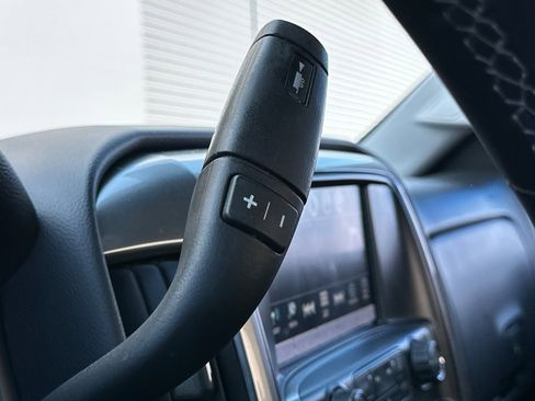 Used 2018 Chevrolet Silverado 1500 LT w/ LT Eassist Package image 32