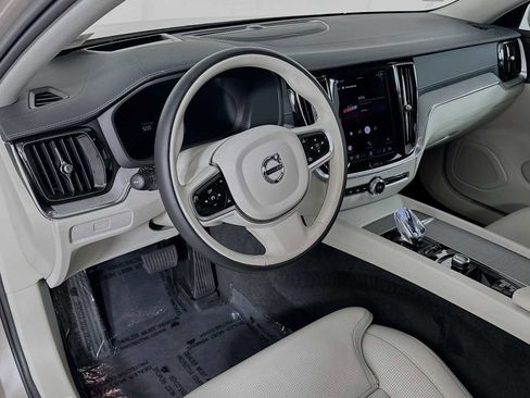 Used 2025 Volvo V60 B5 Cross Country Ultra w/ Protection Package Premier image 9