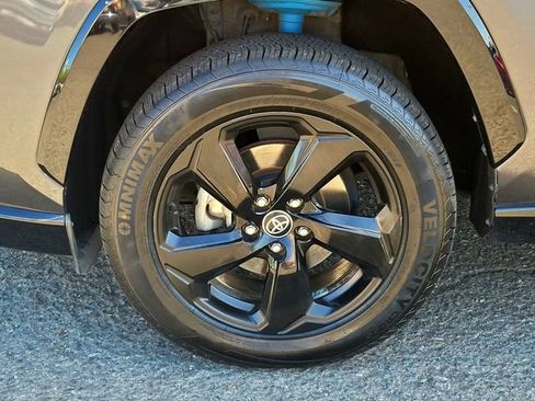 Certified 2020 Toyota RAV4 XSE w/ XSE Grade Weather Package AWD/4WD image 11