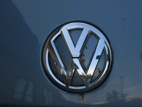 Used 2016 Volkswagen Beetle 1.8T Denim FWD image 38