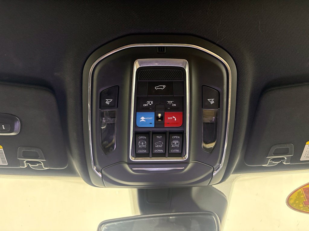 Used 2024 Jeep Grand Cherokee Limited RWD image 34