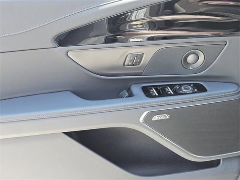 New 2025 Lincoln Nautilus Reserve w/ Jet Appearance Package image 22