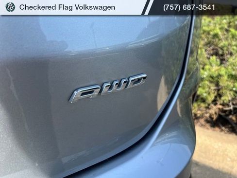 Used 2024 Ford Edge SEL image 11