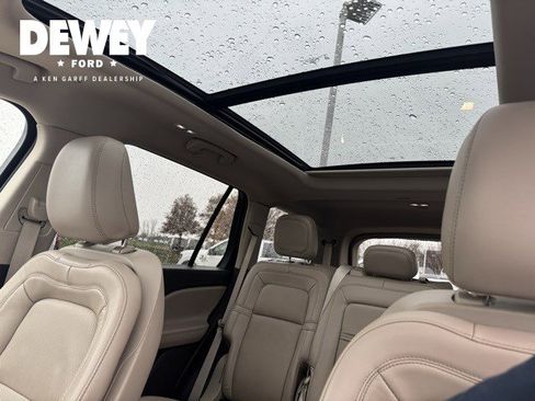 Used 2021 Lincoln Aviator Reserve w/ Equipment Group 201A image 24