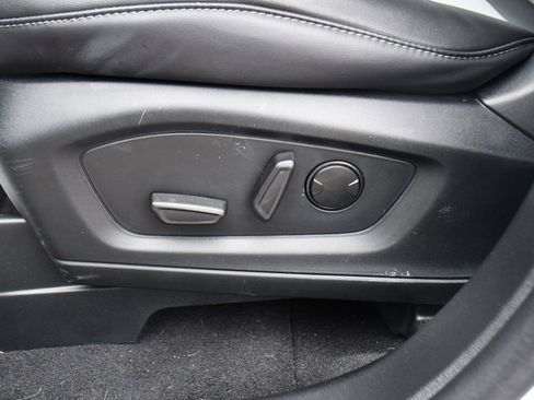 Used 2023 Ford Explorer XLT w/ Equipment Group 202A image 14