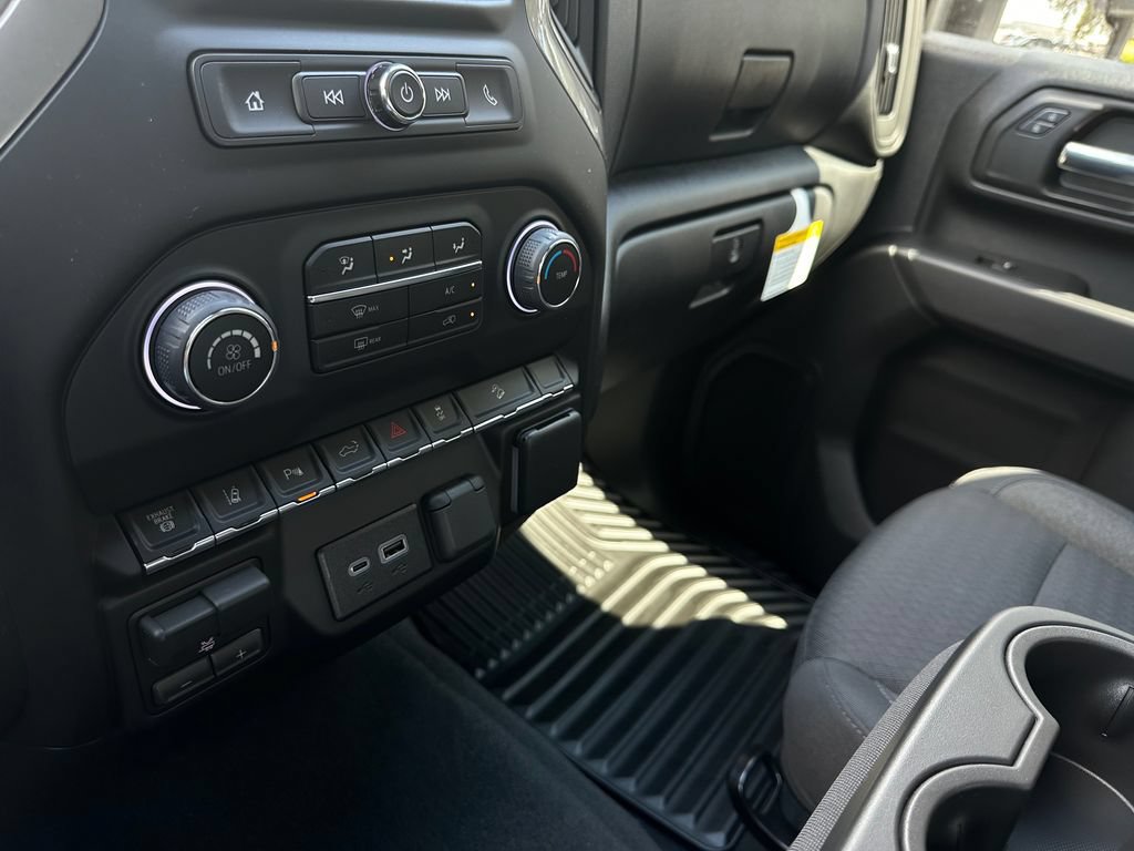 New 2026 Chevrolet Silverado 2500 Custom w/ Custom Value Package AWD/4WD image 20