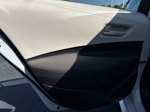 Used 2022 Toyota Corolla LE FWD image 9