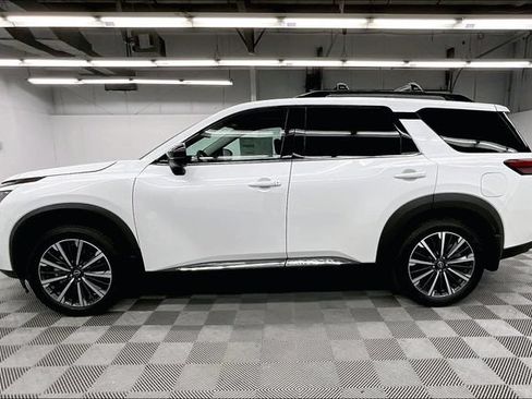 New 2026 Nissan Pathfinder Platinum w/ Lighting Package AWD/4WD image 19