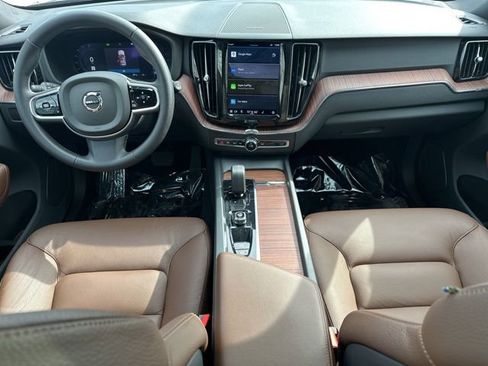 Certified 2023 Volvo XC60 B5 Plus w/ Climate Package image 16