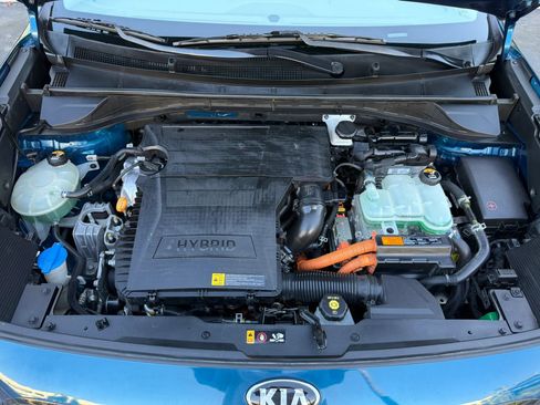 Used 2017 Kia Niro Touring FWD image 30