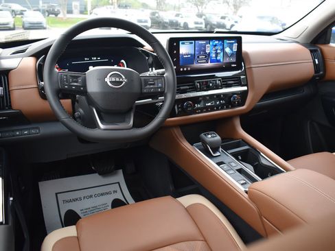 New 2026 Nissan Pathfinder Platinum w/ Cargo Package FWD image 31