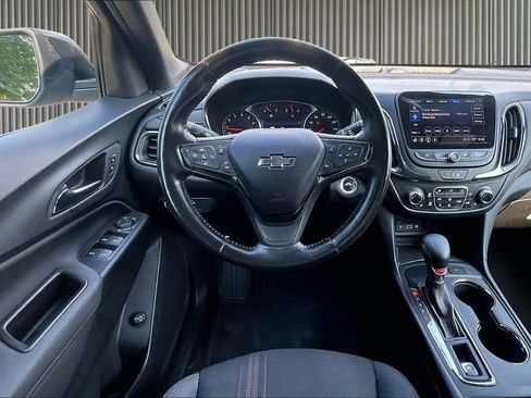 Used 2022 Chevrolet Equinox RS w/ Infotainment Package FWD image 6